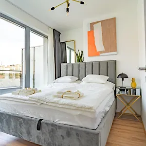 ~ Roof Terrace/ac/indoor Parking Budapest