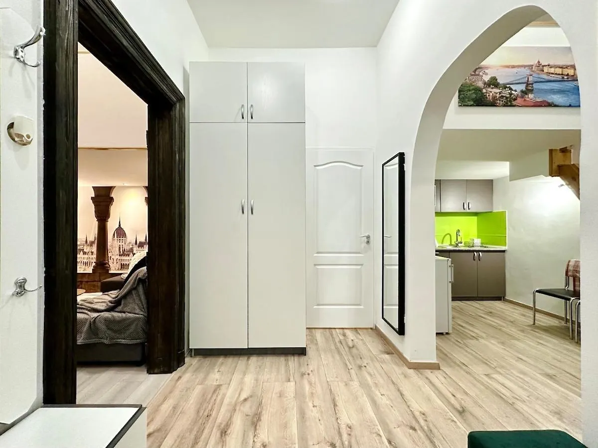 Ati'S Home - Downtown 2 Bedroom Apartment Budapest 0*,  Hungary